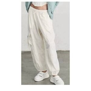 Urban Outfitters White Nylon Parachute Cargo Pants 6 Utility Y2K Wide Leg NWT